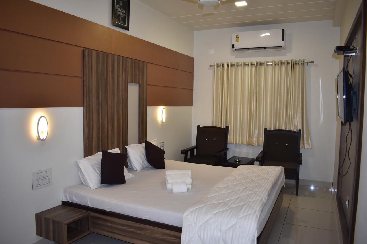 Hotel Shyam Palace Bhuj Exterior photo