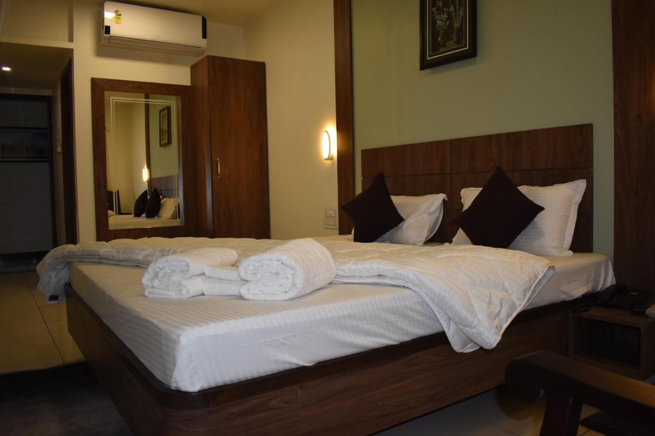 Hotel Shyam Palace Bhuj Exterior photo
